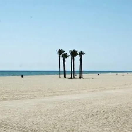 One-bedroom Flat 200m From The * Almeria